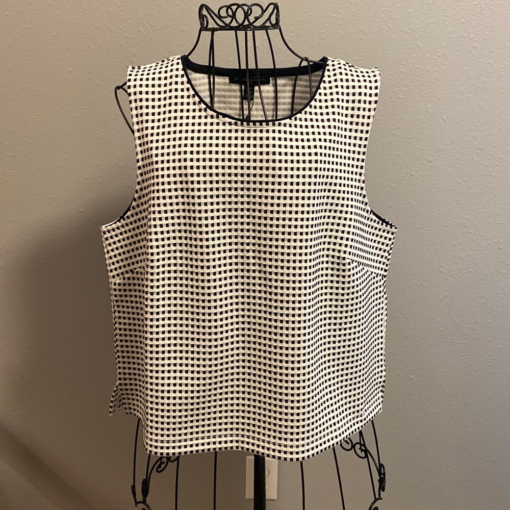 Black and White Shell. NWT. Size Large Petite